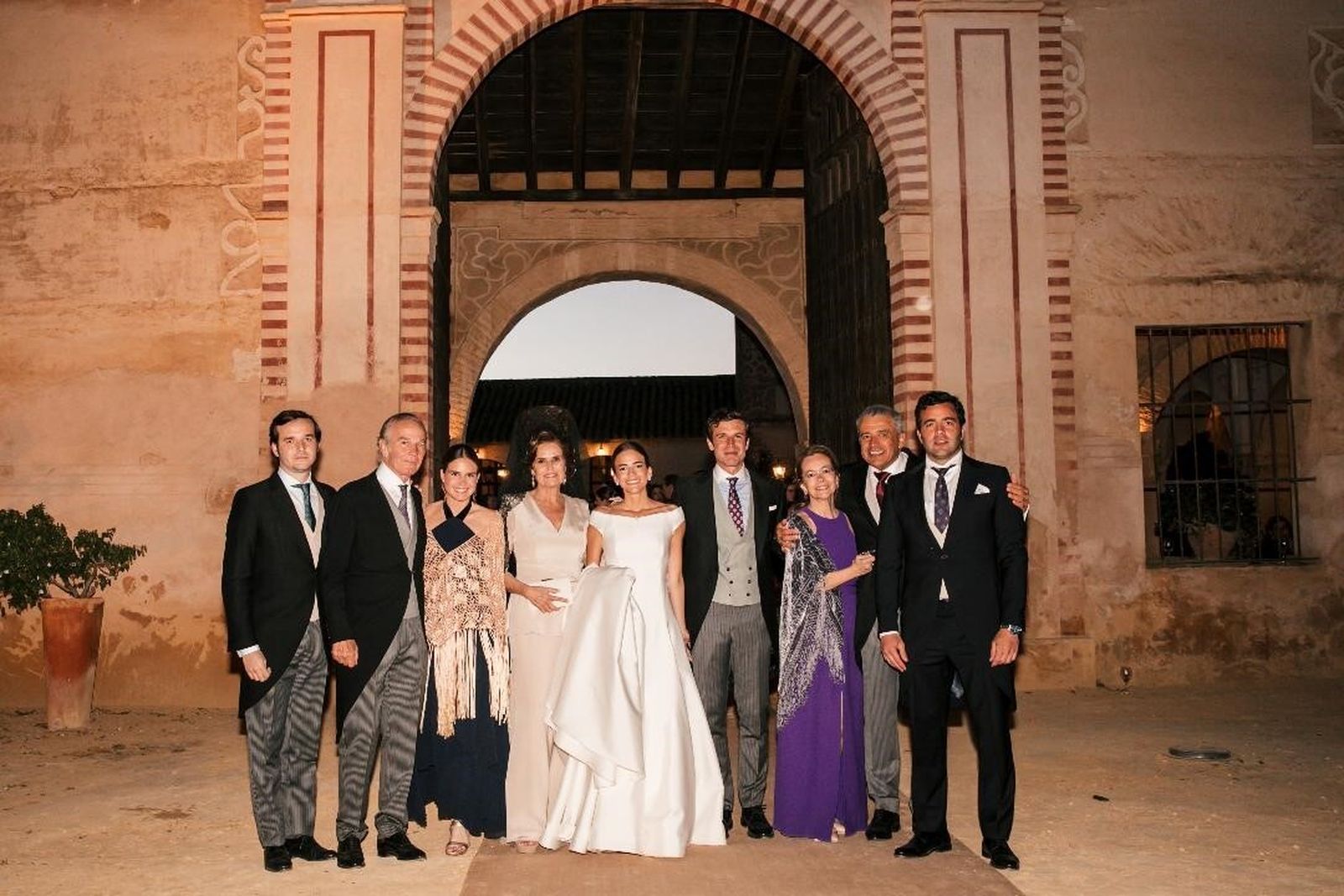 Gonzalo, Joaquín y Gracia Astolfi, Llanos Espinosa, Alba Valenzuela, Joaquín Astolfi, Cenci Martín y Eduardo Valenzuela con su hijo, en la Hacienda Los Molinos.