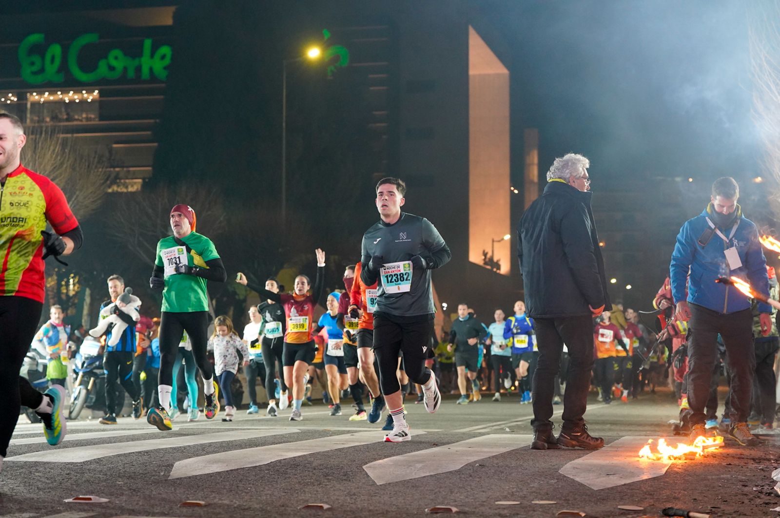 En imágenes: búscate en tu llegada a meta de la Carrera de San Antón 2026 (12)