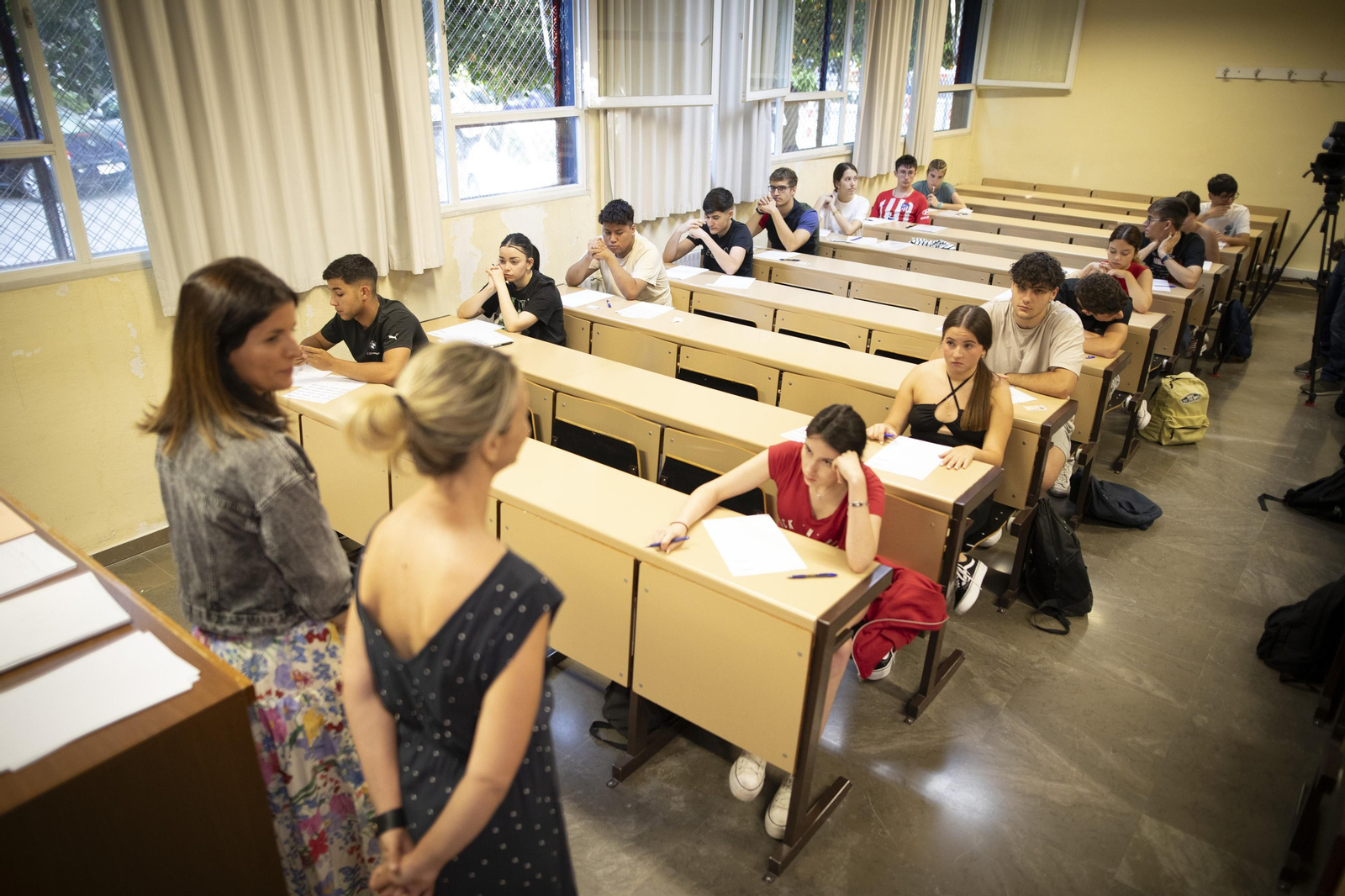 Así está siendo el primer día de Selectividad en Granada