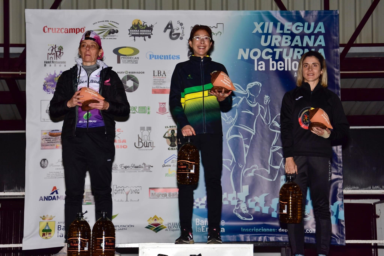 En imágenes: Baños de la Encina luce sus mejores galas en la XII Legua Urbana Nocturna La Bellota