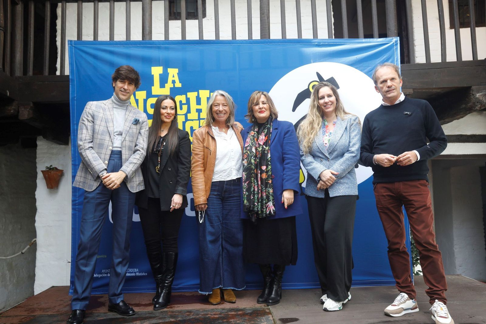 Isabel Albás, junto a algunos de los artistas participantes en La Noche Blanca del Flamenco 2026.