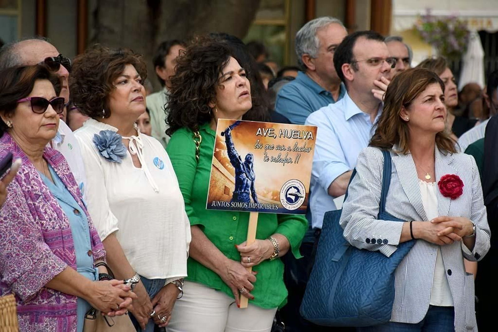 Imágenes de la concentración por las infraestructuras para Huelva