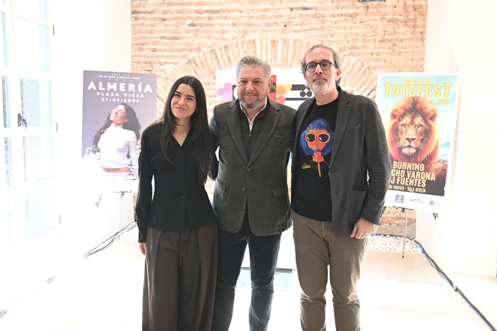 Vera GRV. Diego Cruz y  Tote de Simón prsentando la programación cultural de invierno.