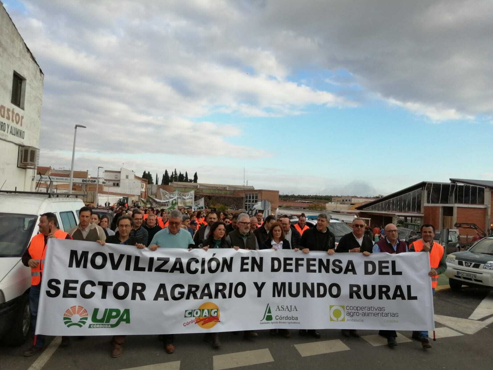 La protesta del campo en Adamuz, en fotos