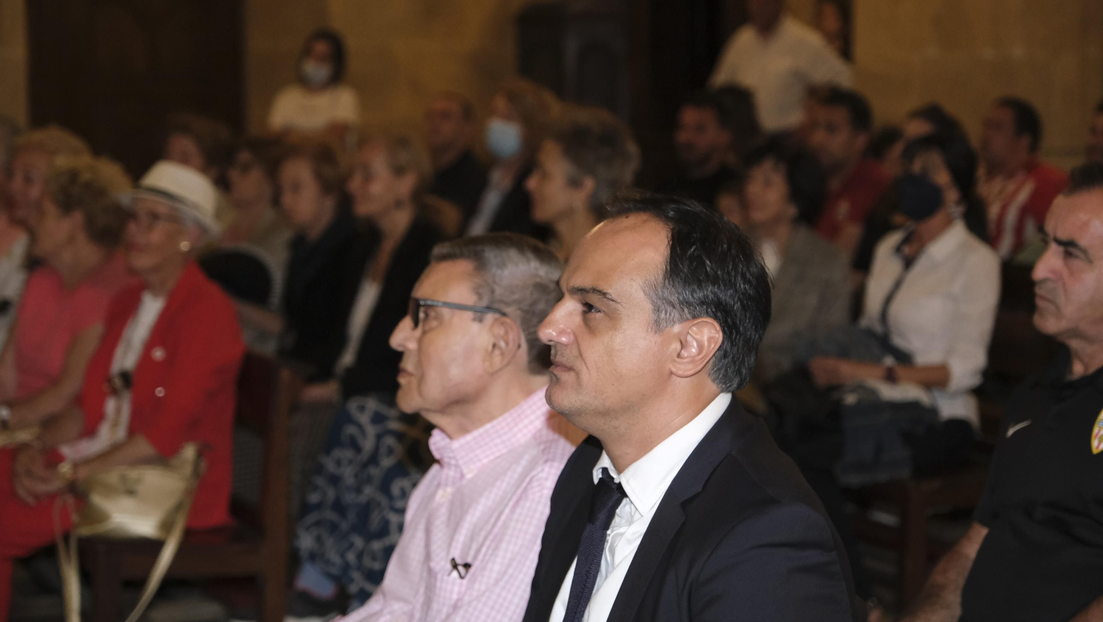 Ofrenda de la U.D. Almería a la Virgen del Mar, por el ascenso a la Liga Santander de Fútbol