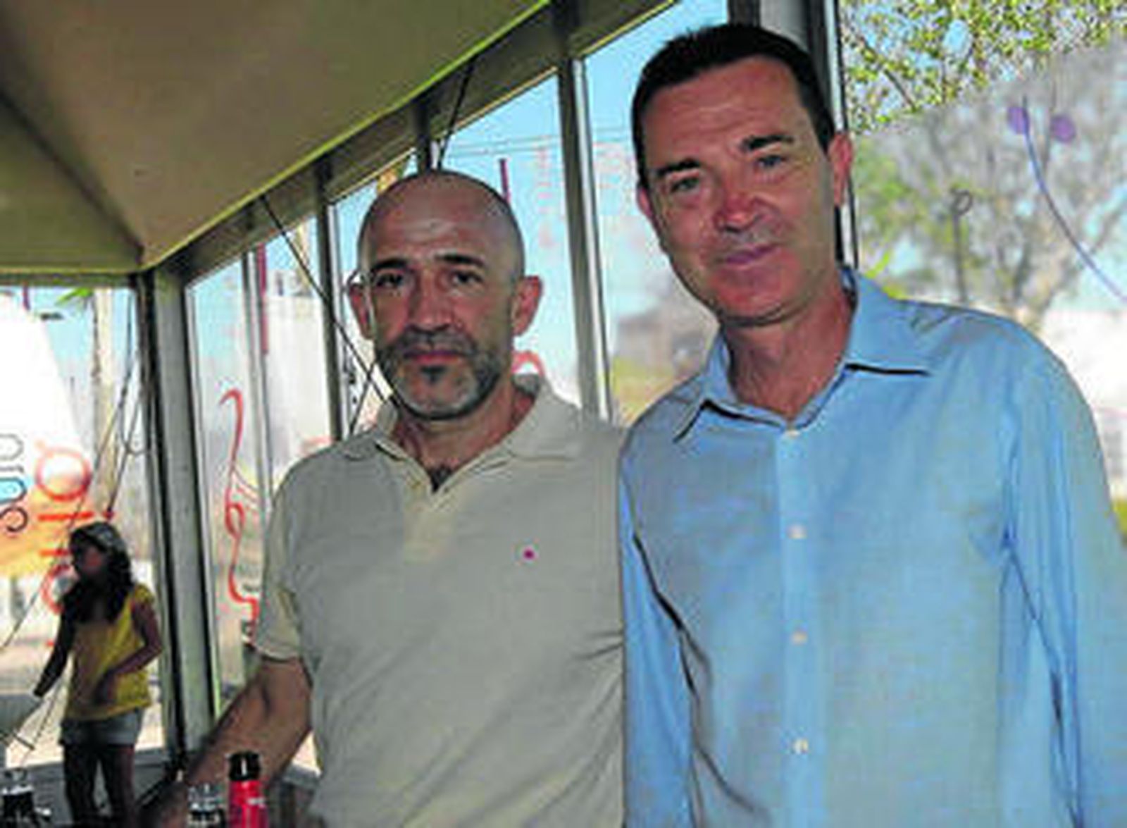 El delegado de Economía, Juan Carlos Pérez, junto a Paco Espinar.