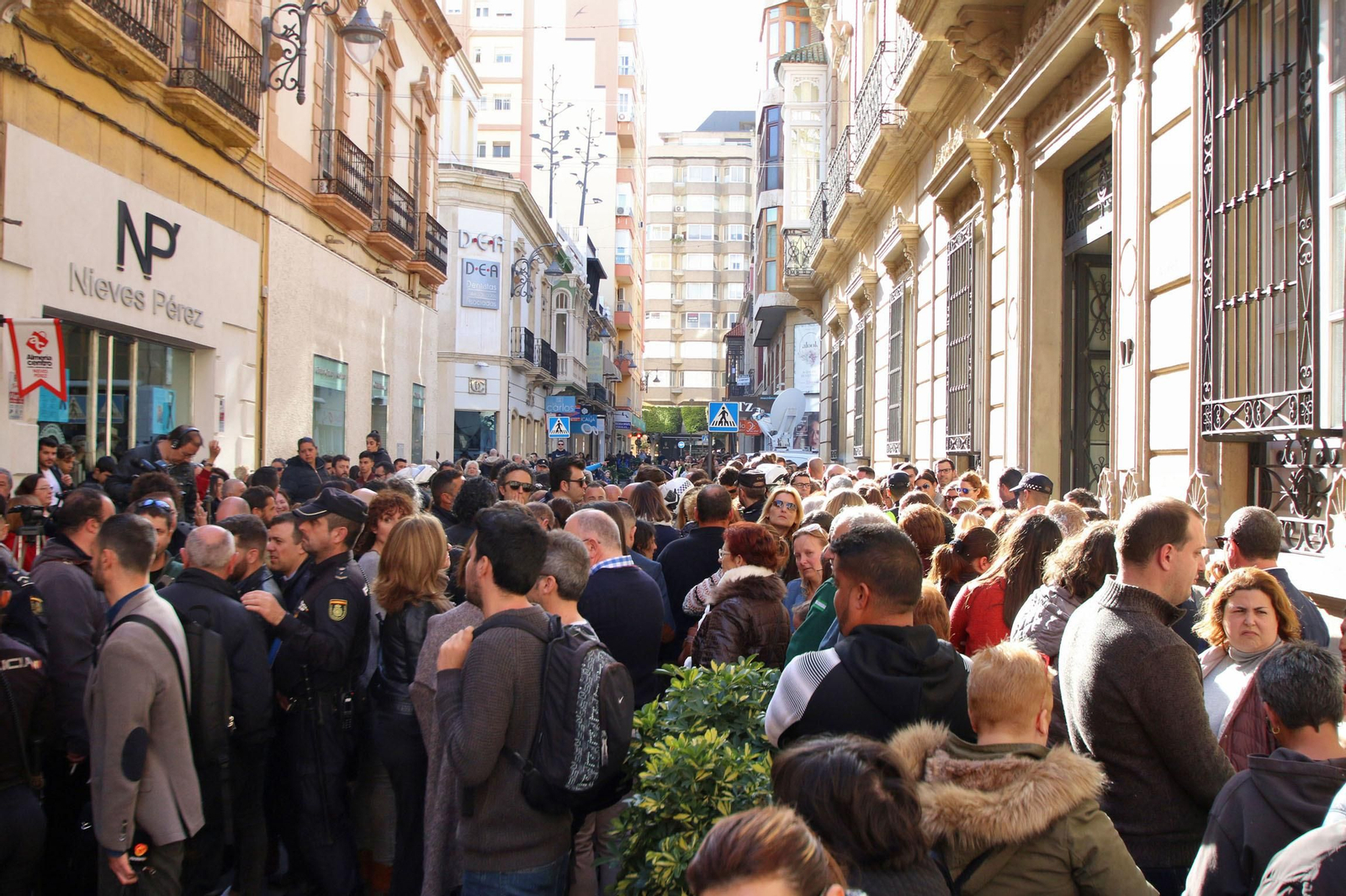 Las imágenes de la capilla ardiente por Gabriel