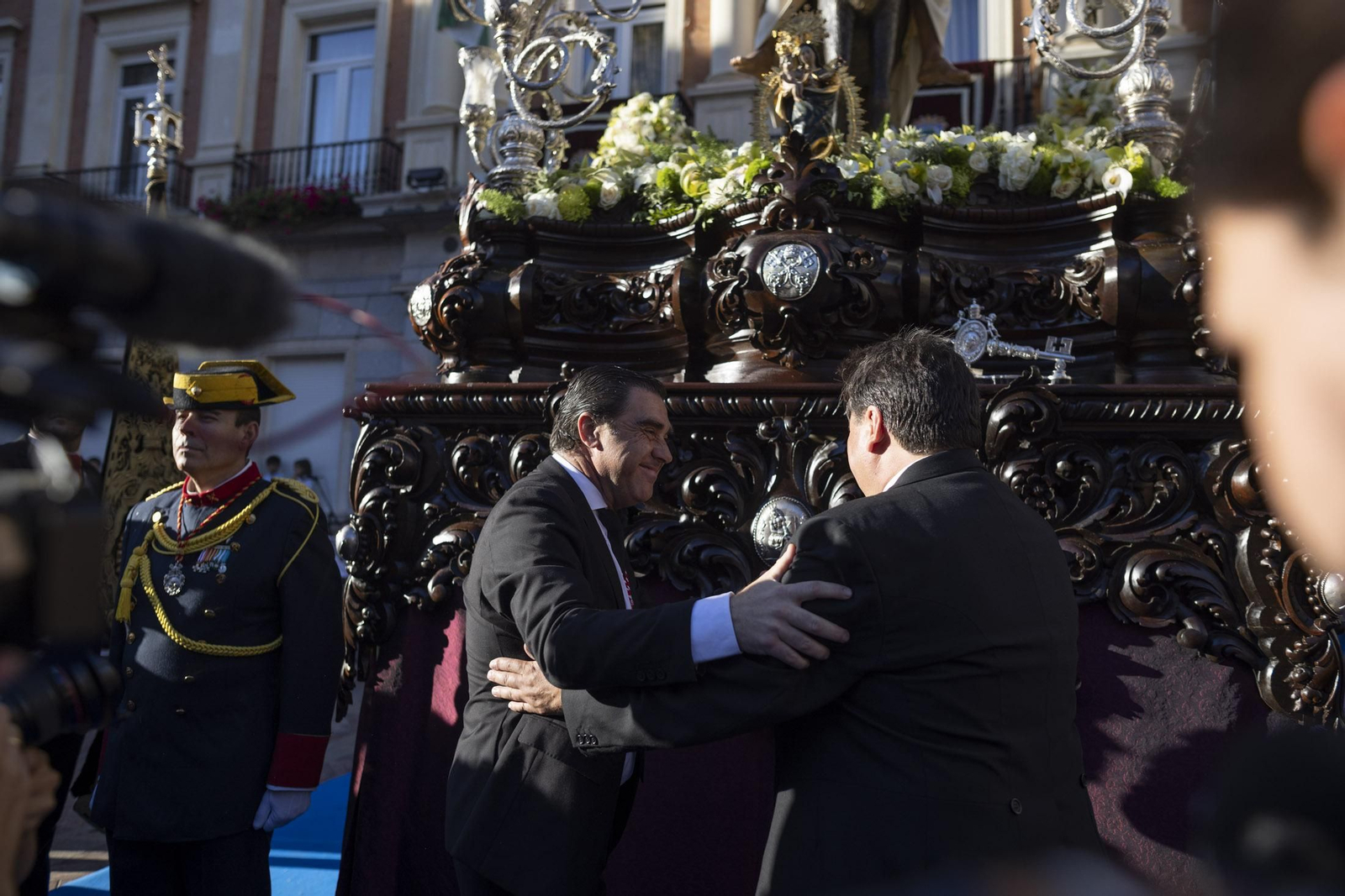 Imágenes de la salida extraordinaria de La Borriquita por las calles de Huelva