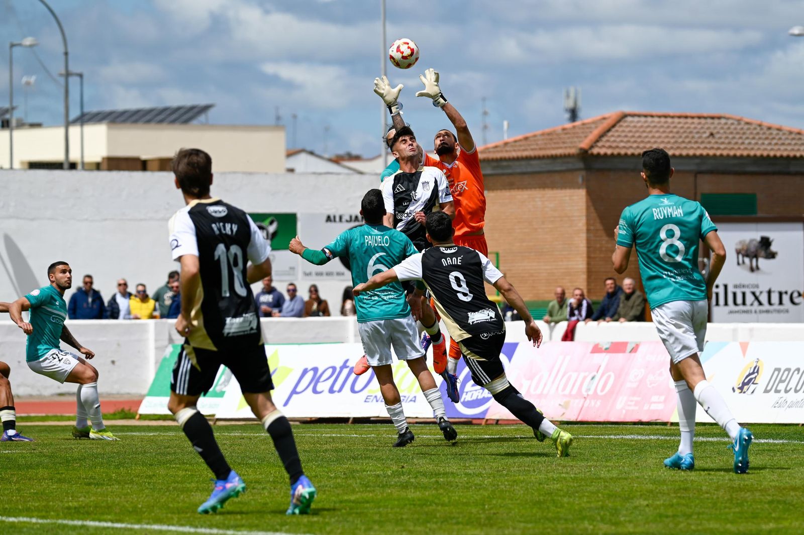 La derrota del Xerez CD en el Romero Cuerda ante el Villanovense en imágenes
