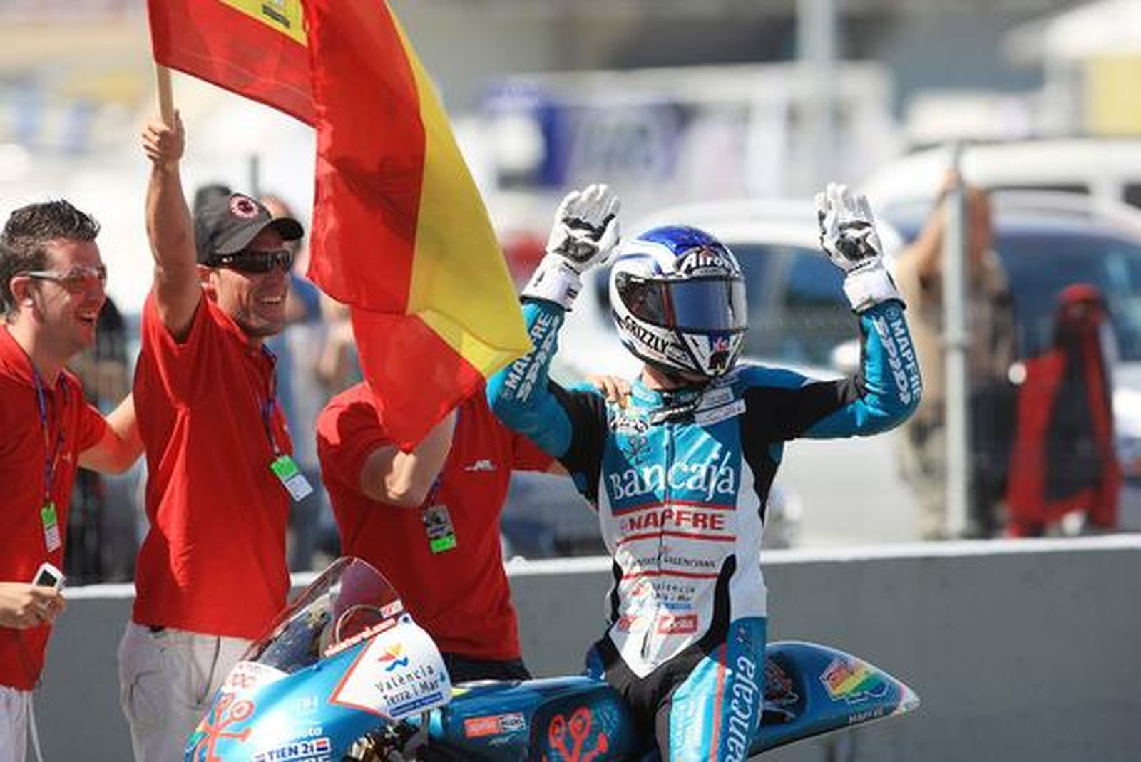 Pol Espargaró lidera el festival español en 125cc, secundado por Nico Terol y Esteve Rabat. 

Foto: Juan Carlos Toro y Manuel Aranda