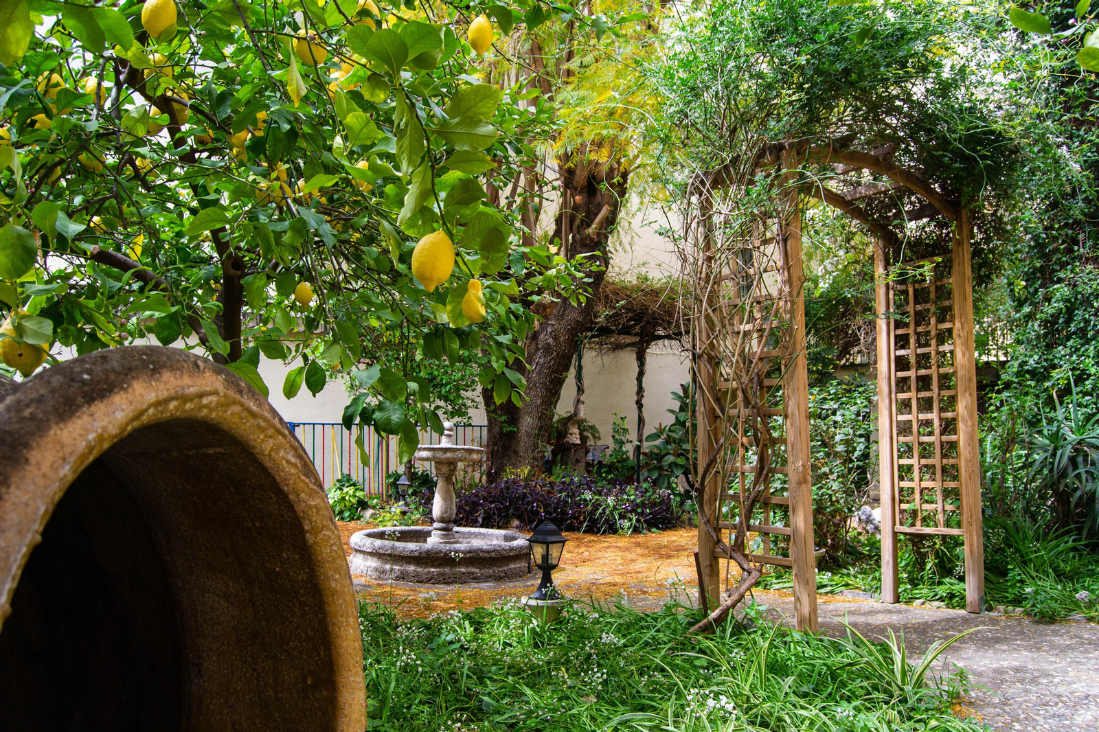 En imágenes: así es el interior de la casa de Los Peñas, el reducto de art nouveau en Jaén