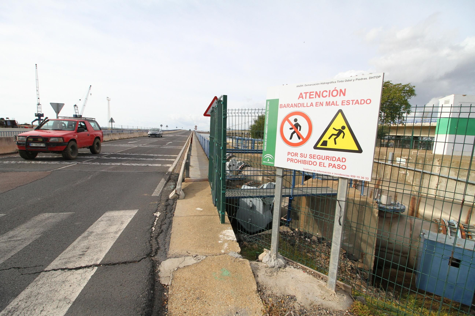 Imágenes del mal estado del puente Sifón.