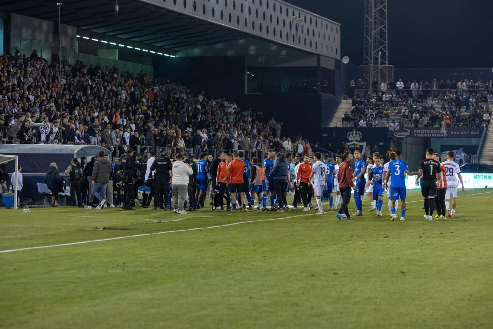 Real Jaén 0-1 Linares Deportivo: las mejores imágenes del clásico provincial