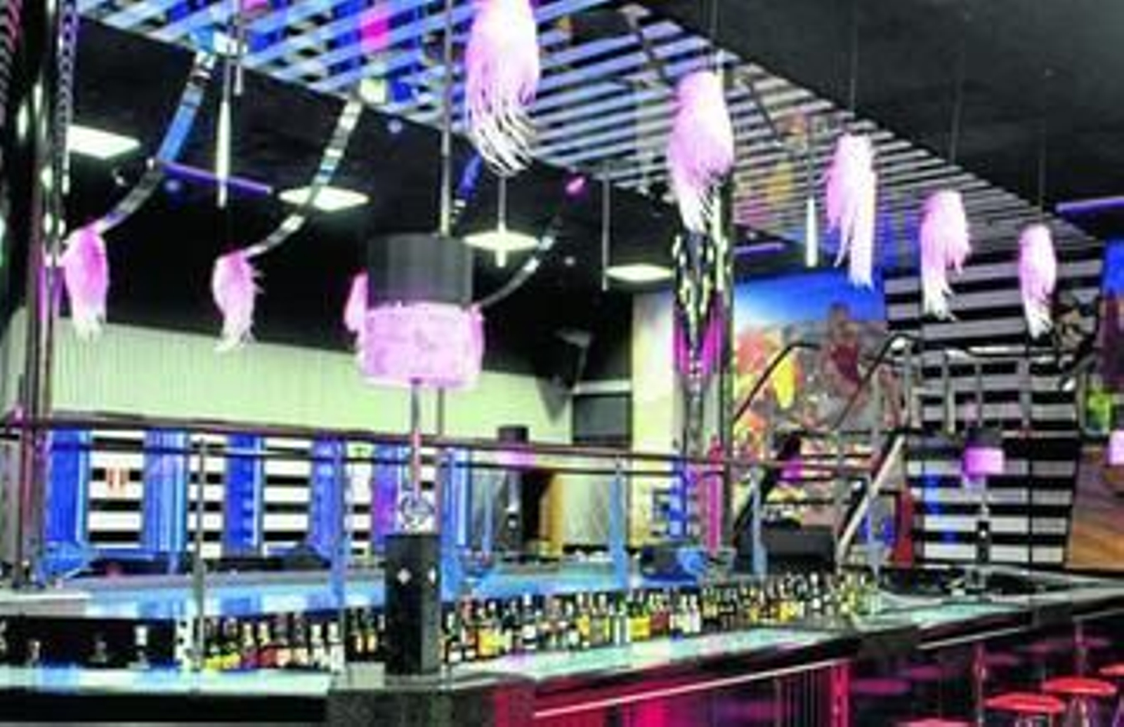 Sala Número 1 ofrece las mejores instalaciones para todo tipo de celebraciones, incluidas despedidas de solteros.