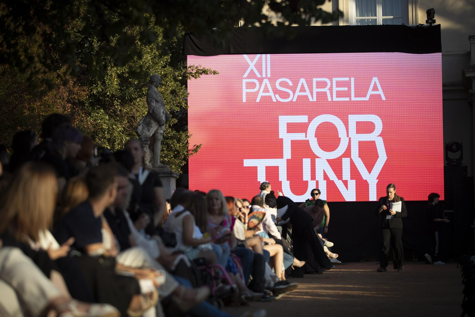 La creatividad de la colección Pouty deslumbra en la Pasarela Fortuny