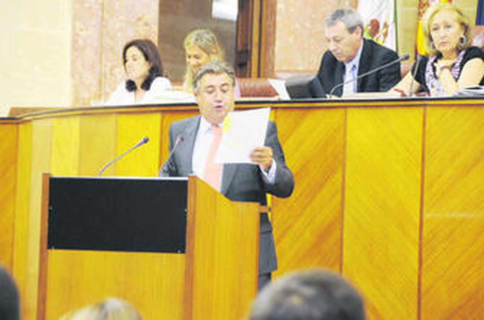 Juan Ignacio Zoido, ayer, en sede parlamentaria.