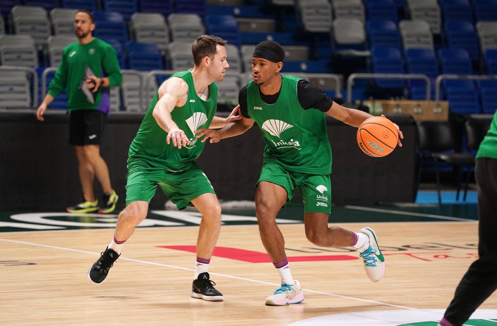 Guille del Pino, novedad para preparar el Unicaja-Tofas