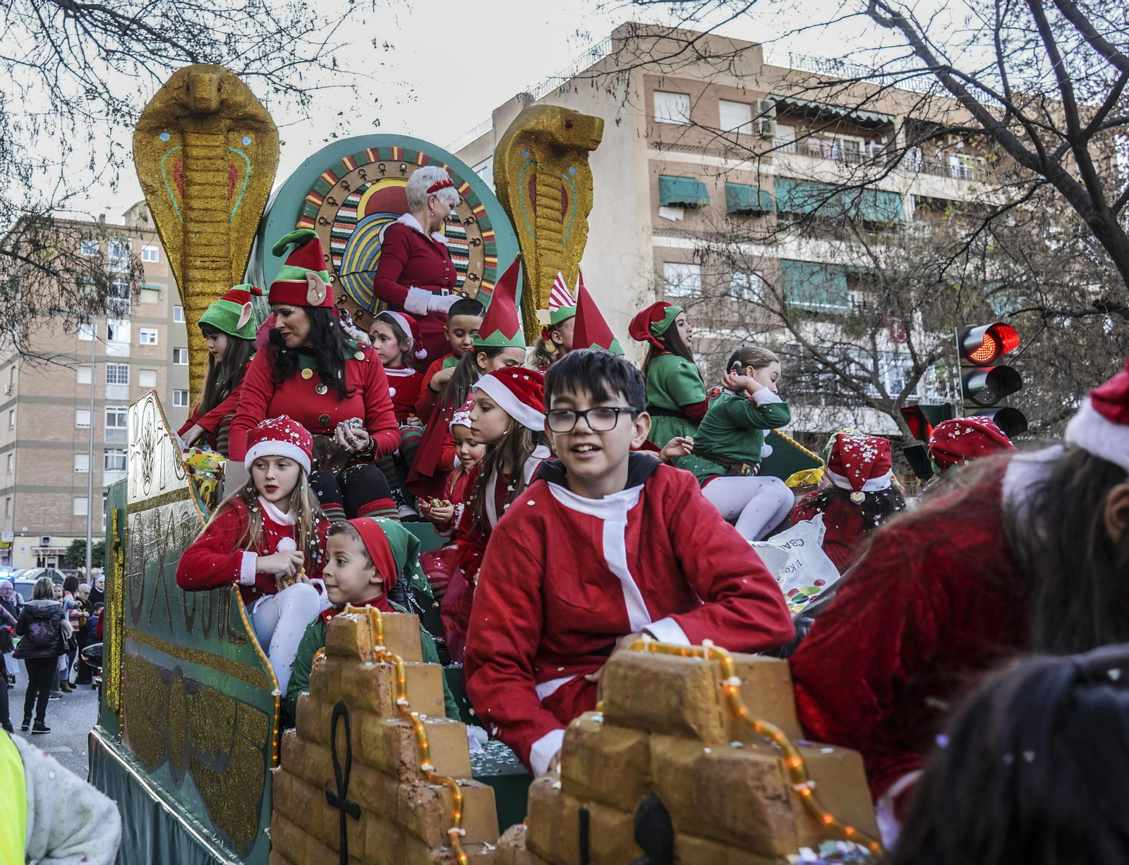 Así ha sido la cabalgata de Papá Noel en Granada