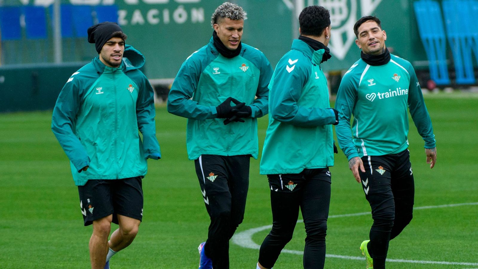 Abde, Deossa, Antony y Chimy Ávila, en el entrenamiento del Betis.