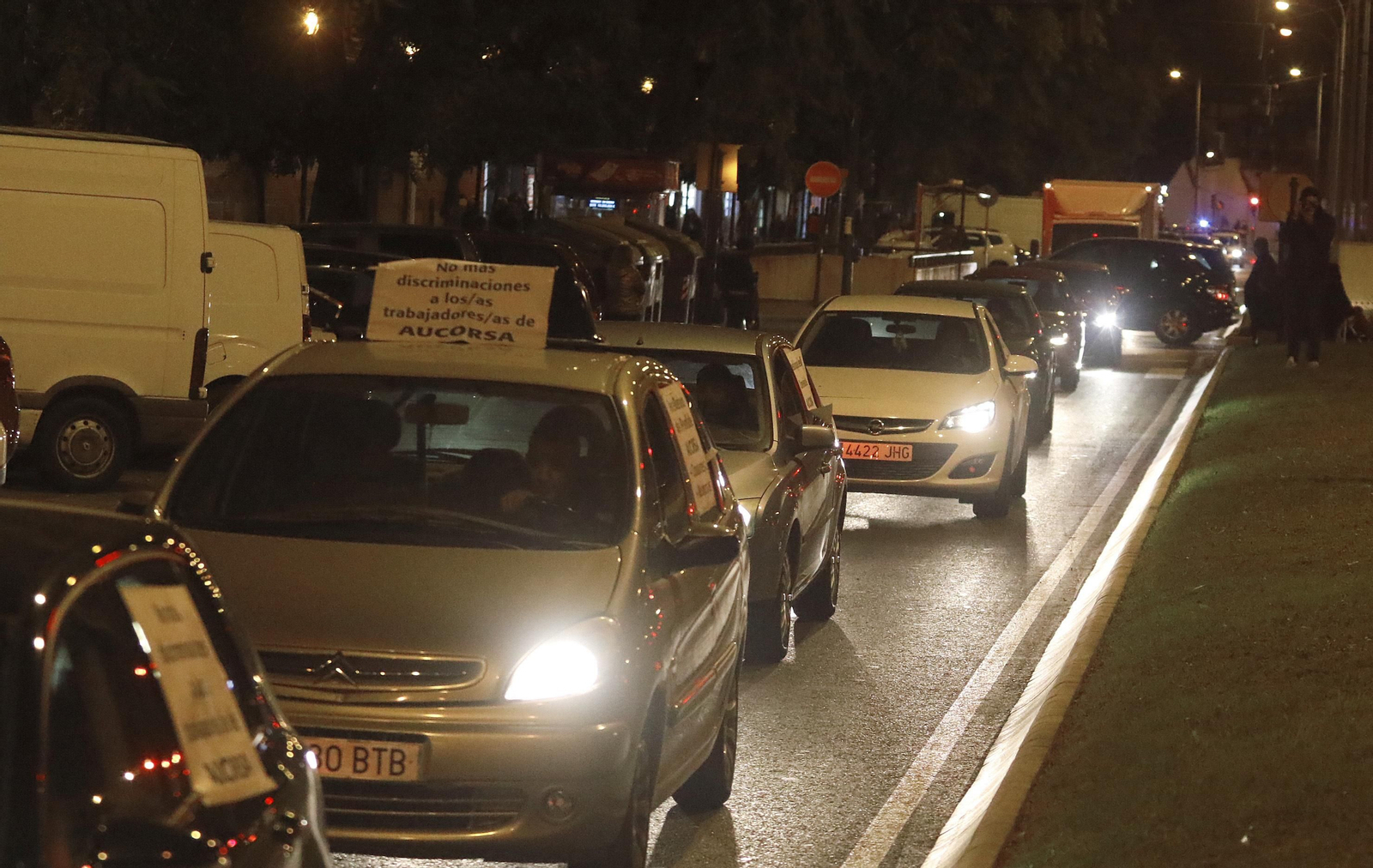 La caravana de protesta de la plantilla de Aucorsa, en fotografías
