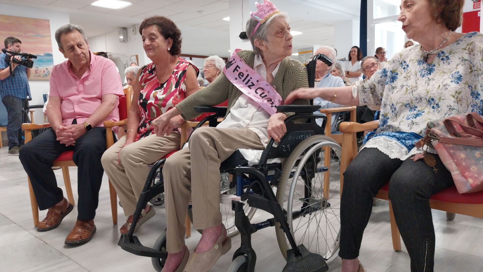 Otro momento de la celebración del cumpleaños de Rosario Granados