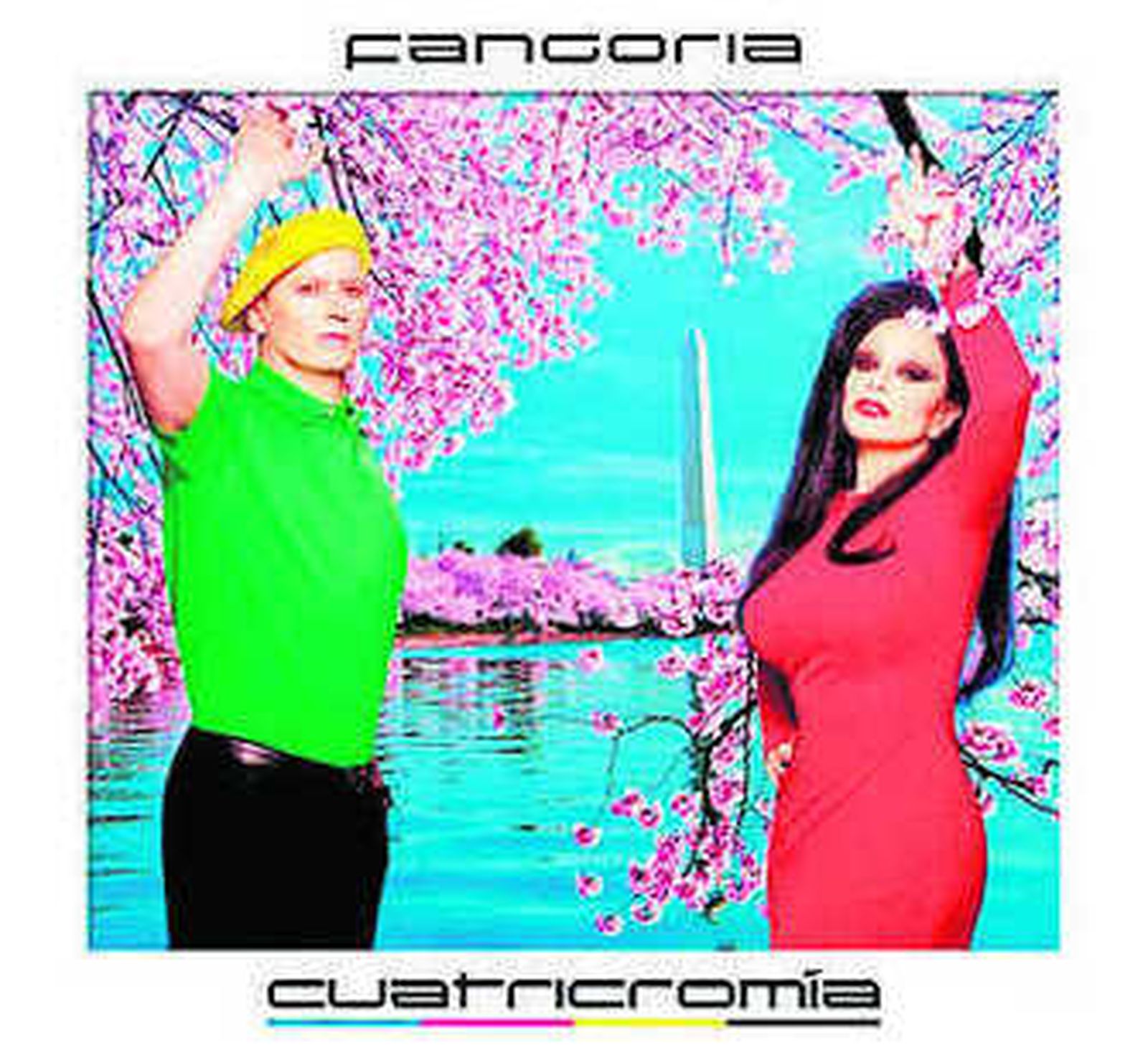 Nacho Canut y Alaska en una imagen promocional de su nuevo proyecto musical, 'Cuatricromía'. En esta representan el primer EP, el del color cian.