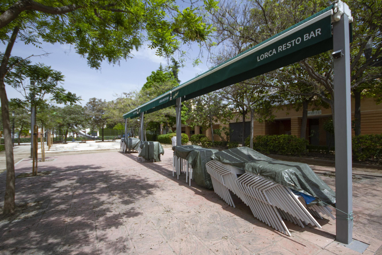 Los parques de Granada, vacíos en pleno estado de alarma