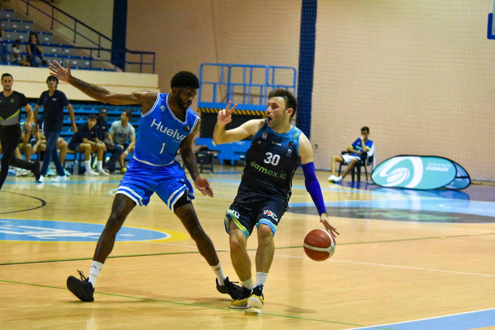 Las fotos del Udea - Ciudad de Huelva de la Copa Diputación de baloncesto