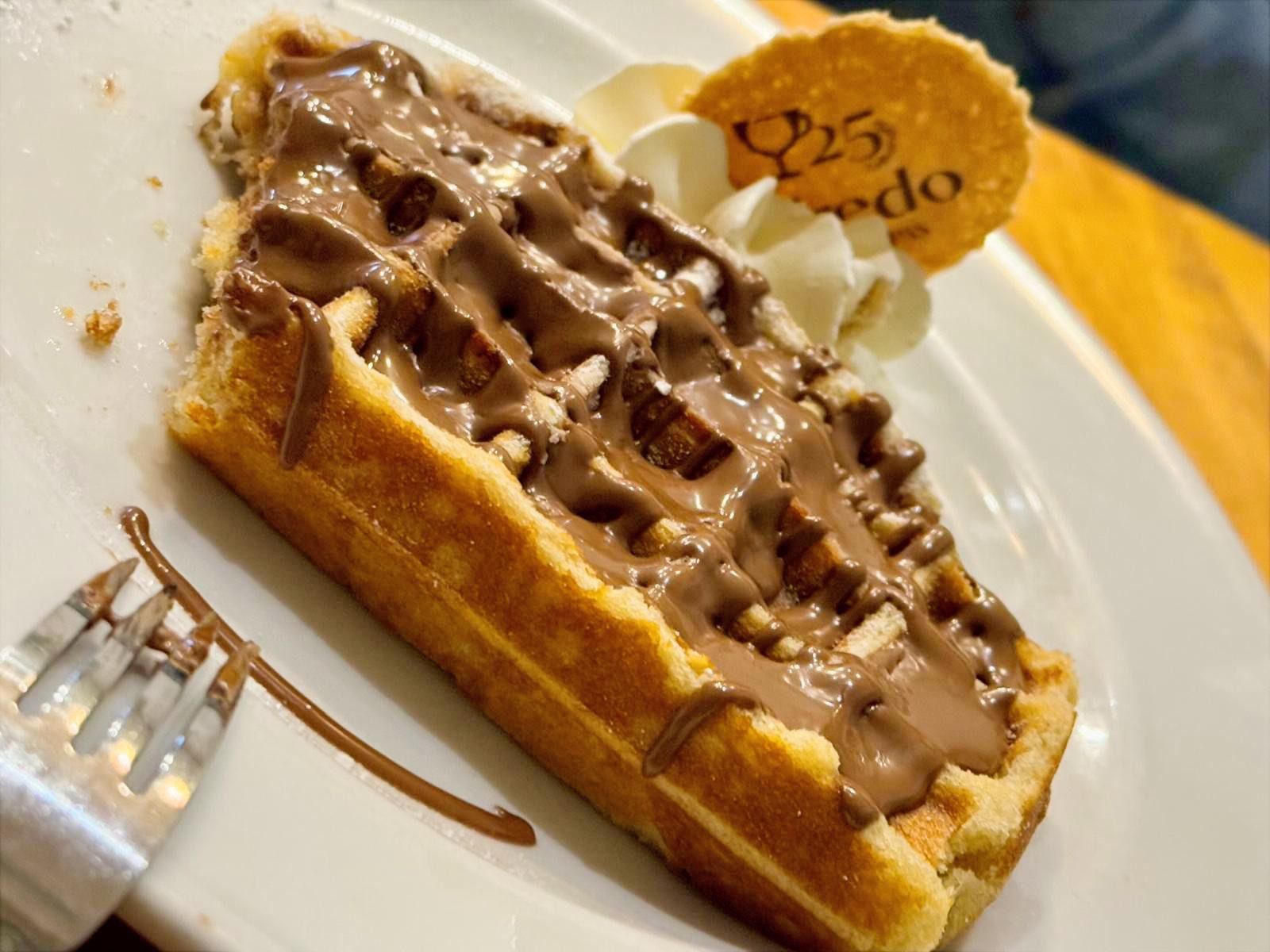Gofre con nata y nutella de Alfredo Café & Copas, en Jerez.