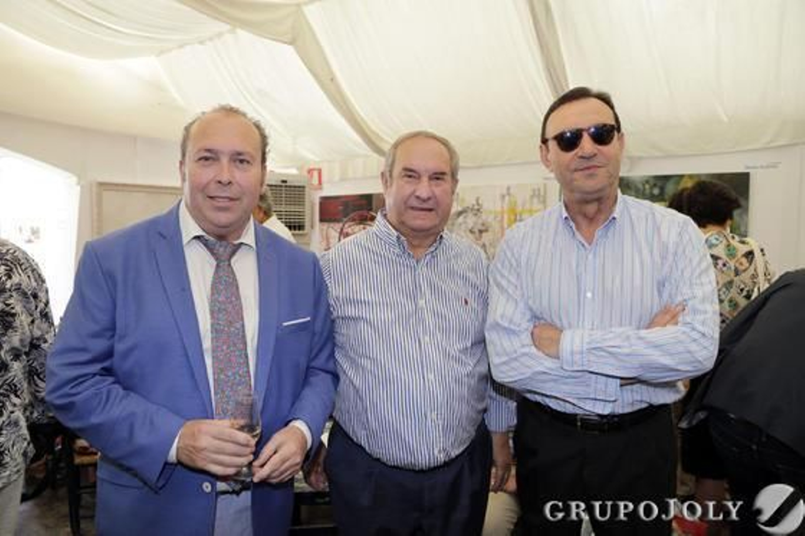 El empresario Manuel Gutiérrez, propietario de Muebles Briole, el jefe de la Policía Autonómica Juan Expósito, y Benjamín Sánchez, director comercial de Diario de Jerez.

Foto: Manuel Aranda