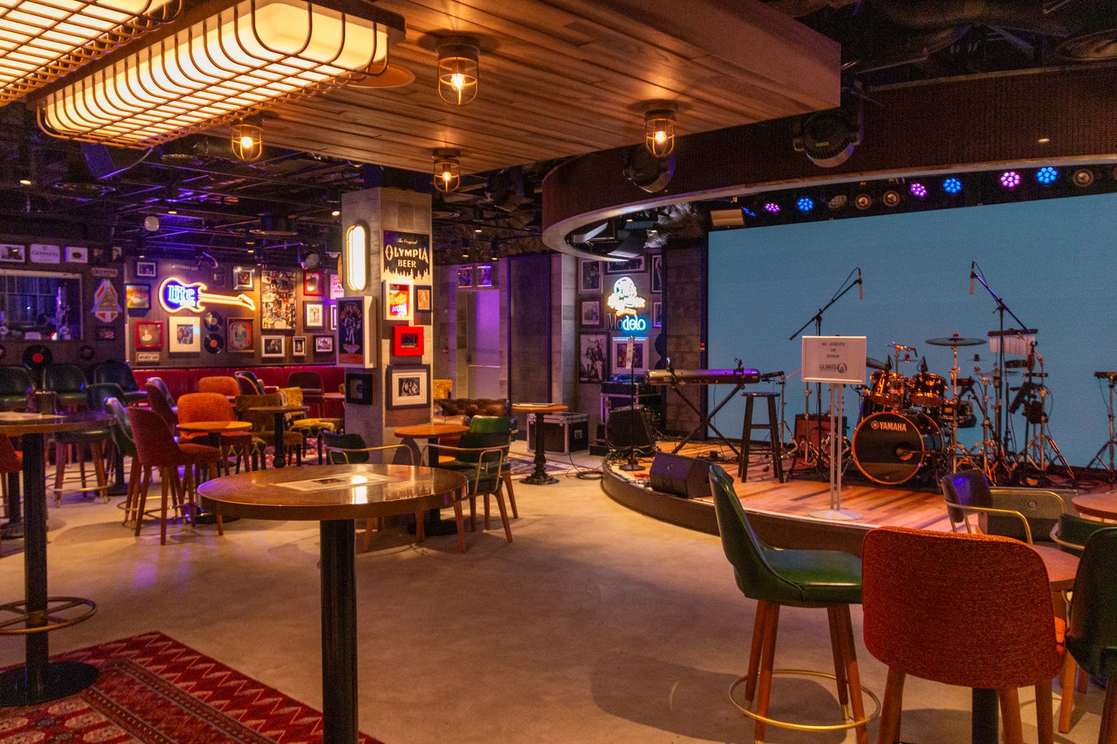 Así es el impresionante crucero que ha llegado a la costa de Granada y que inaugurará próximamente Luis Fonsi