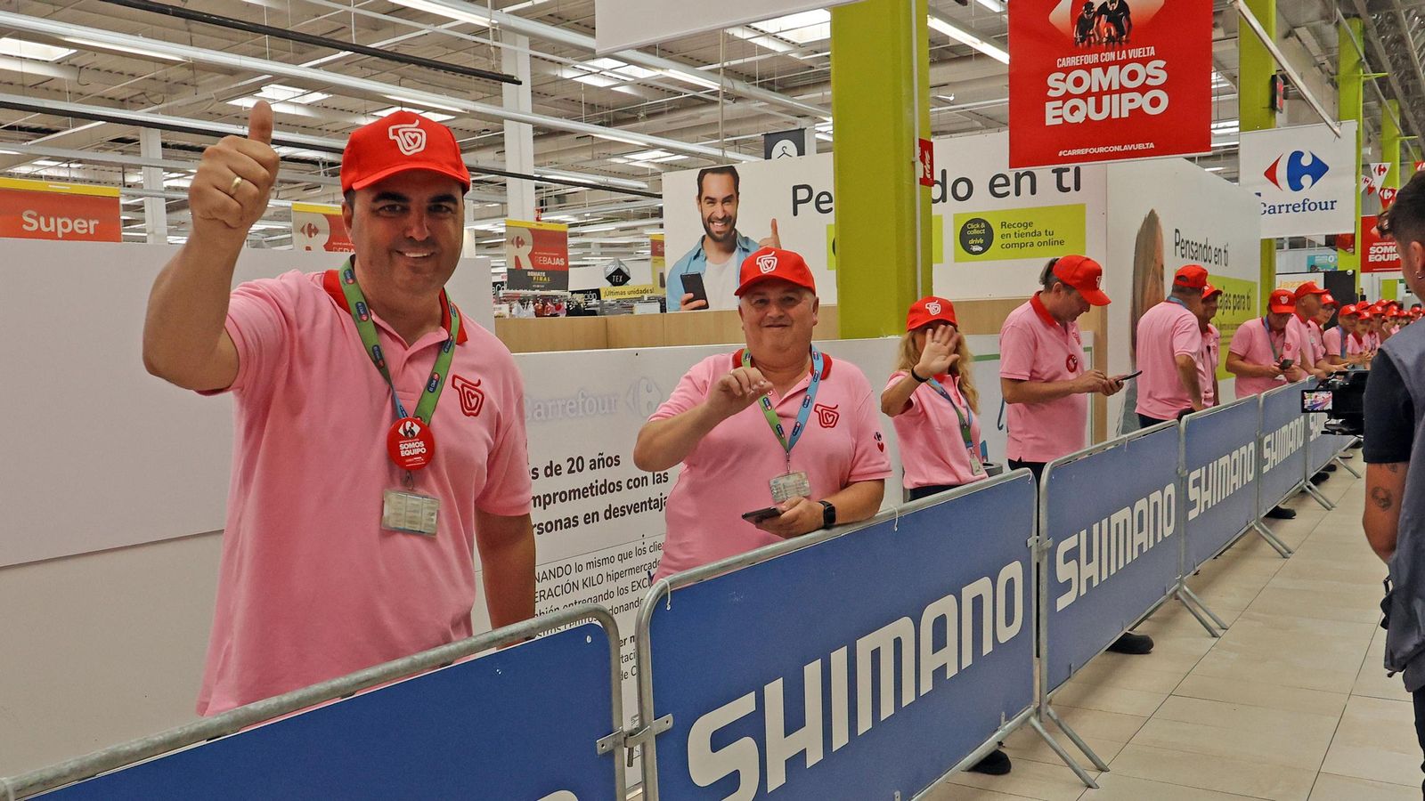 Así fue la salida de la Vuelta España desde Carrefour Sur en Jerez