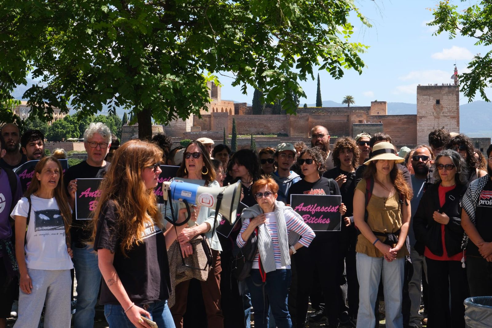Indignación en Granada: las imágenes de la protesta tras la paliza ...