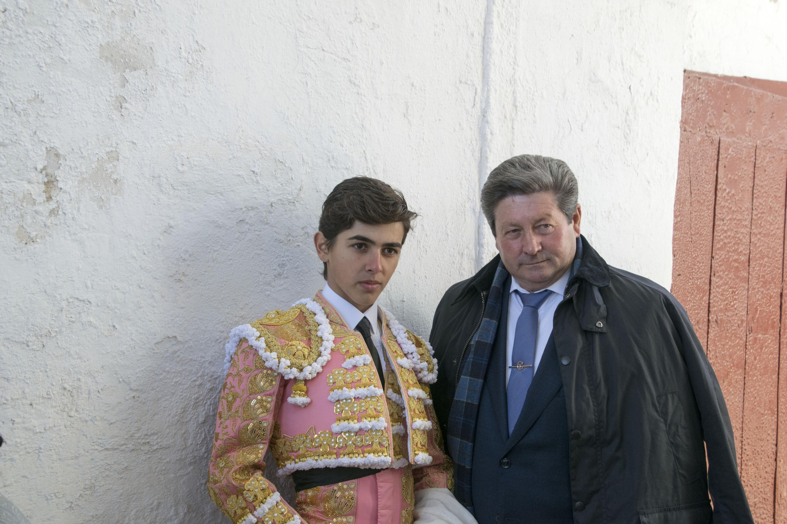 El triunfo del novillero Manuel Román en Linares, en imágenes