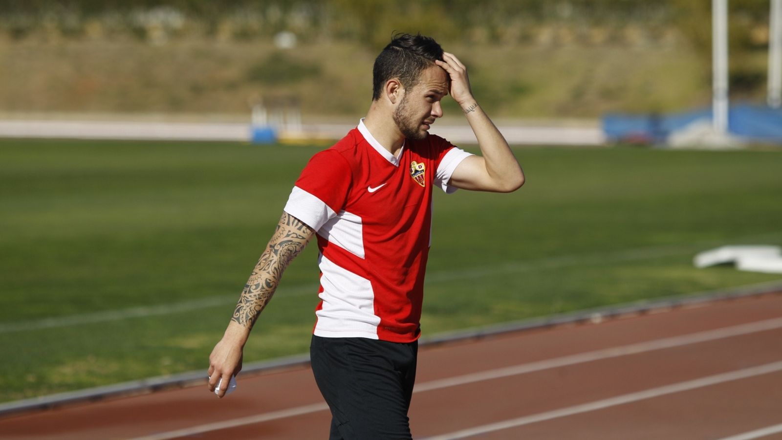 El futbolista jienense, en un entrenamiento con los rojiblancos en el Anexo de los Juegos Mediterráneos.