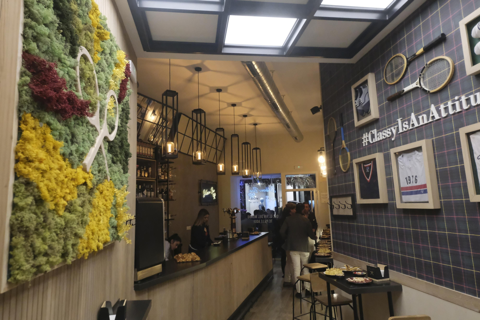 En imágenes, Silbón Bar celebra su inauguración con una fiesta llena de estilo