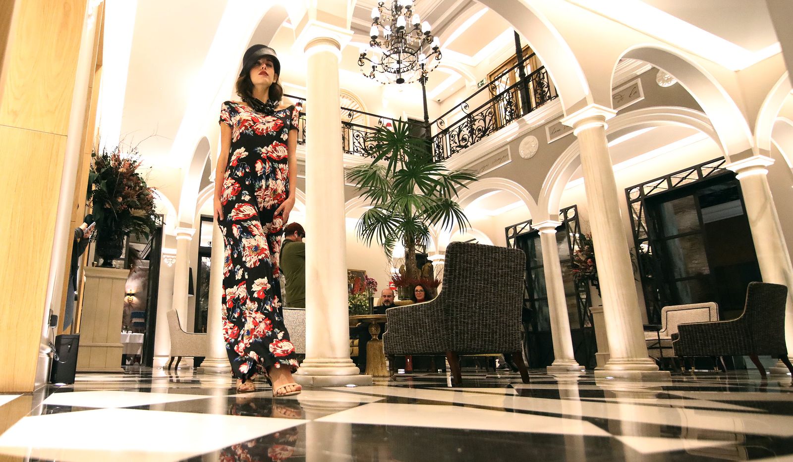 Ángeles Verano presenta su nueva colección en el 'Hotel Casa Palacio María Luisa'