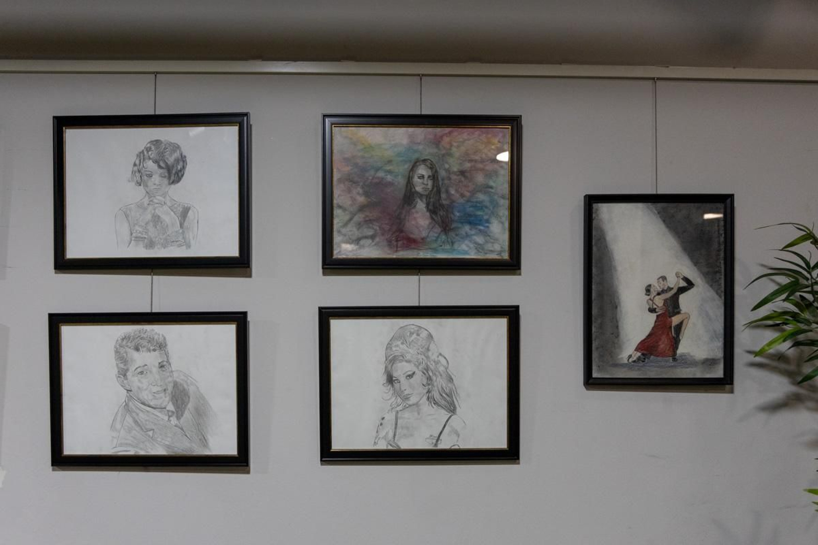 El simbolismo revive en 'Venenos', la nueva muestra de Jairo Díaz inspirada en Baudelaire