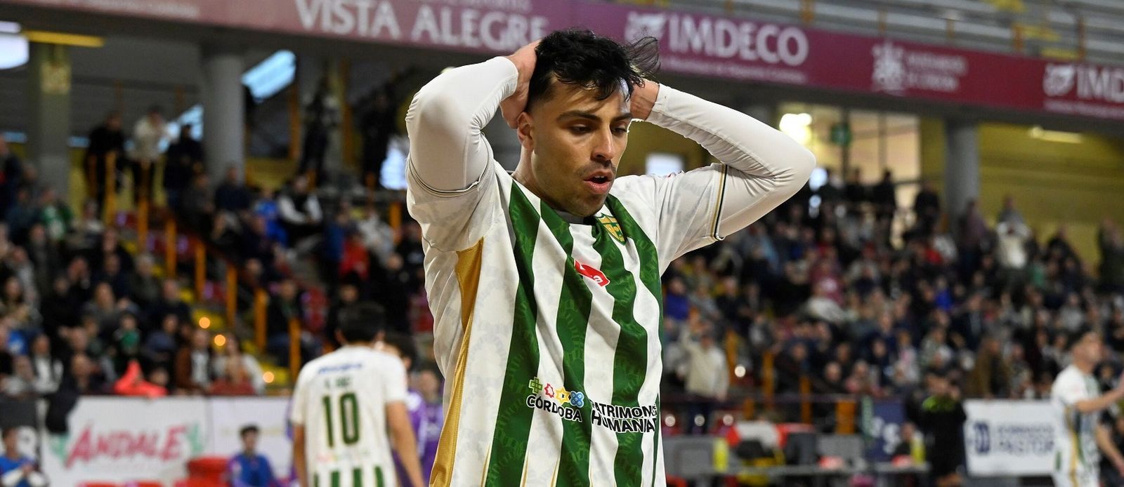 Nicolás Marrón se lamenta de una ocasión fallida con el Córdoba Futsal.