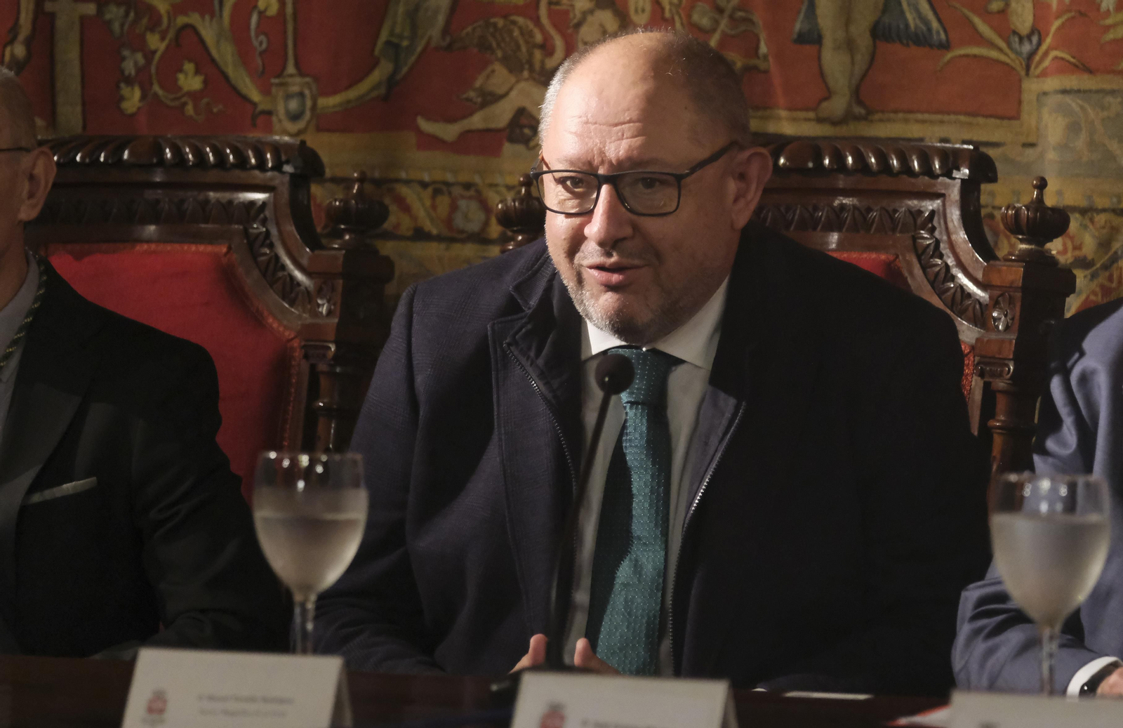 El ingreso del presidente de la Fundación Cajasol, Antonio Pulido, en la Real Academia de Córdoba, en imágenes