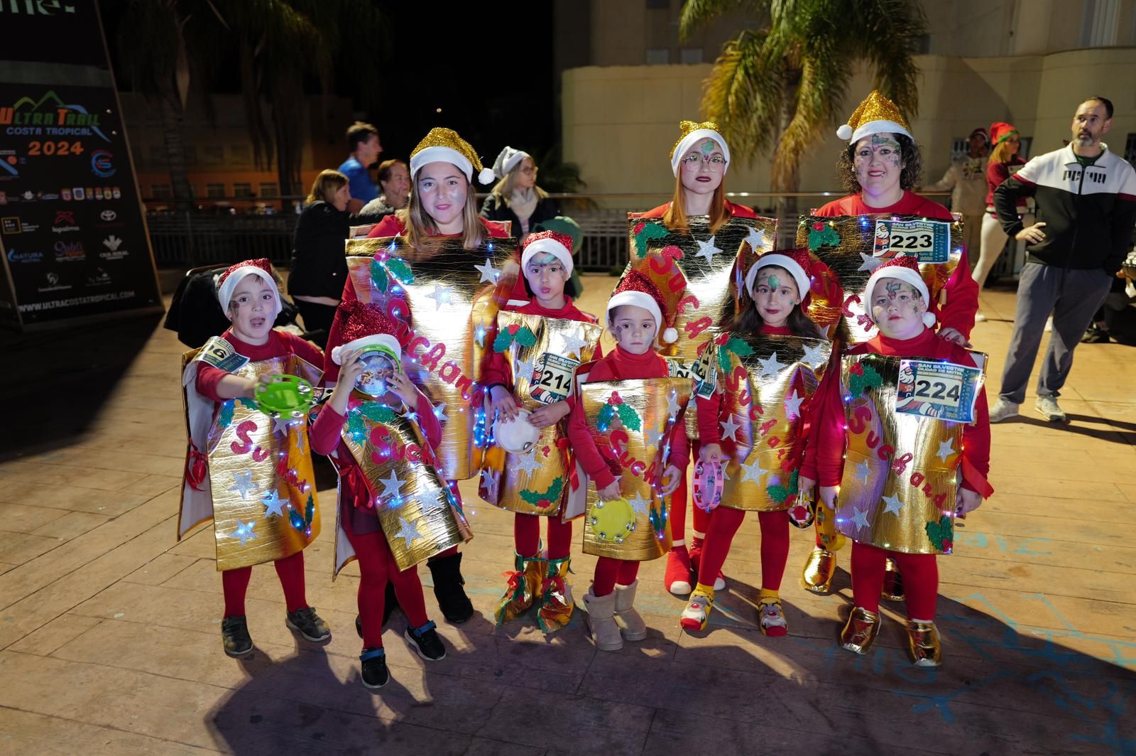 Trolls, coches de choque, bolsas de regalo o exploradores del Parque Jurásico: Así ha sido la San Silvestre de Motril