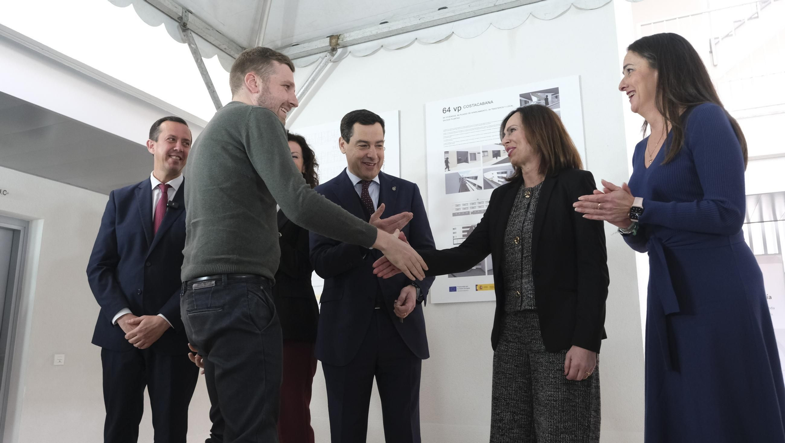 Las imágenes de la entrega de viviendas de VPO en Costacabana