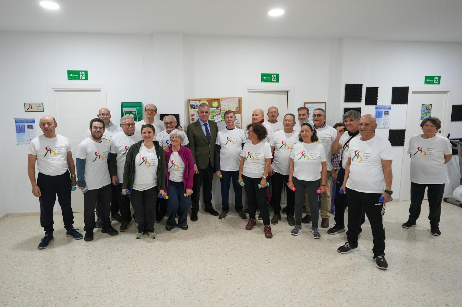 Visita del alcalde al edificio 28 de febrero en Kansas City