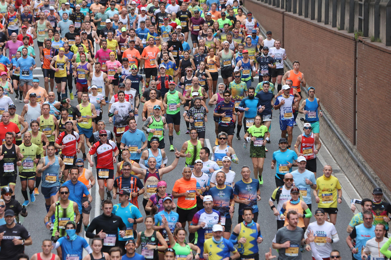 Búscate en la maratón de Sevilla 04