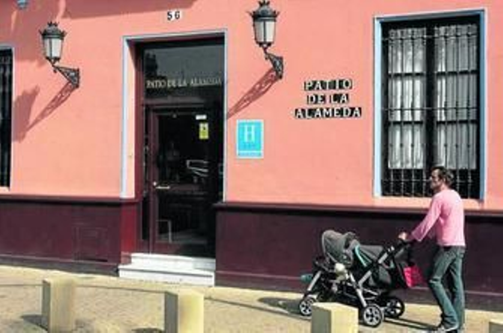 El establecimiento que sufrió el robo, ayer por la mañana.