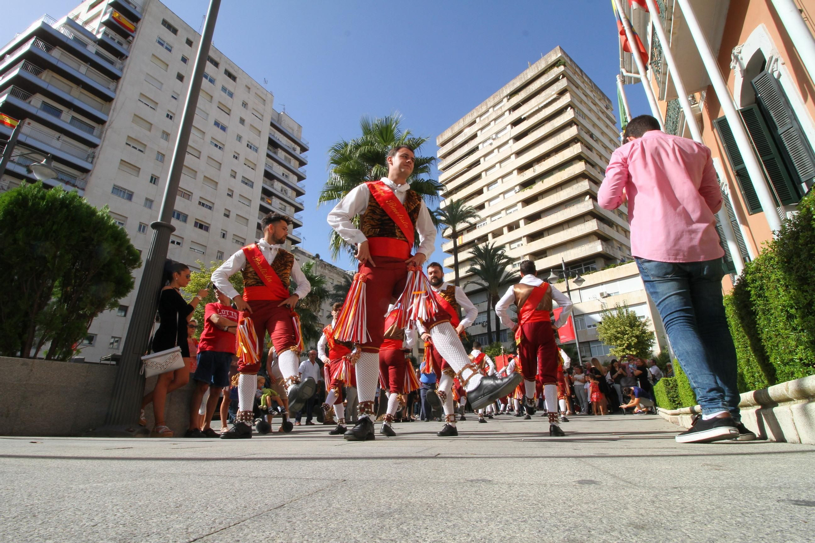 Imágenes del desfile Iberoamericano de bailes.
