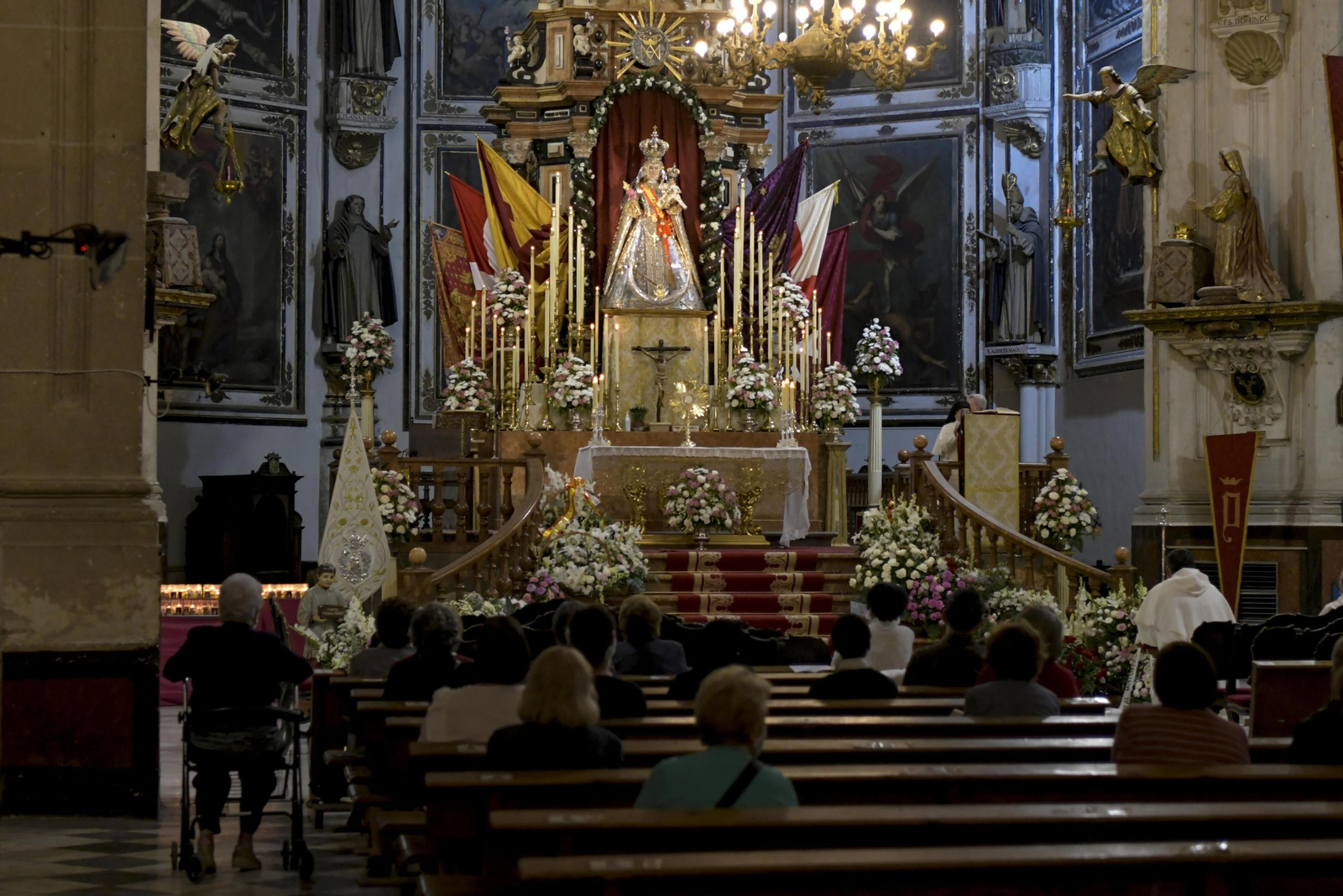 Fotos: Cultos a la Copatrona de Granada, la Virgen del Rosario