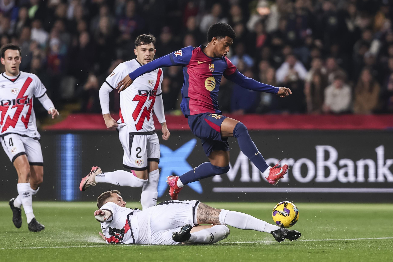 Las fotos del polémico Barcelona - Rayo Vallecano