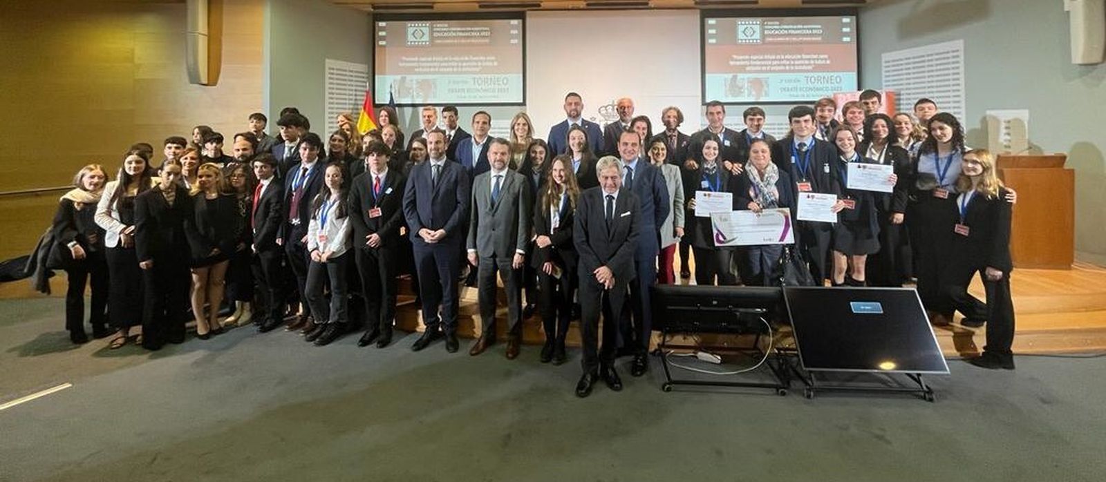 El Colegio Buen Pastor de Sevilla gana el II Torneo de Debate de Bachillerato de Economía Financiera