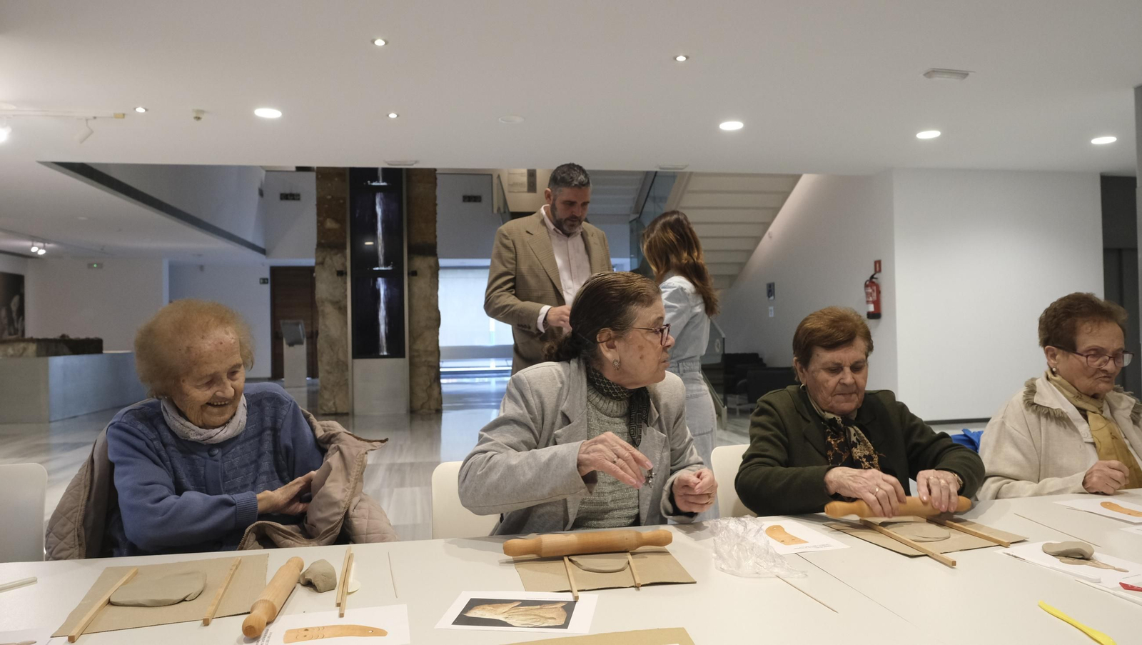 Taller 'Arte sin Artistas' en el Museo Arqueólogico de Almería, en imágenes